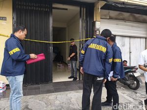 Bareskrim Polri Geledah PT TSL Sidoarjo Kasus Impor HP Ilegal dari China