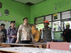 Atap Kelas SD Jebol Diterjang Hujan, Pemkab Sidoarjo Gercep Perbaiki