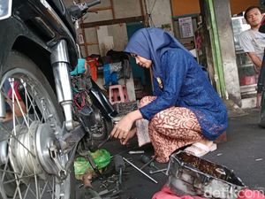 Memaknai Perjuangan Kartini Ala Dwi Apriani Mekanik Perempuan Asal Banyumas