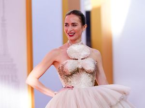 Ogah Pakai AI karena Ngeri, Emily Blunt Lakukan Ini di Film Steven Spielberg