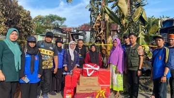 Gubernur Sulsel Salurkan Bantuan untuk Korban Kebakaran Rumah di Parepare