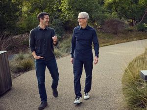 Resmi! Tim Cook Mundur, John Ternus Jadi CEO Baru Apple