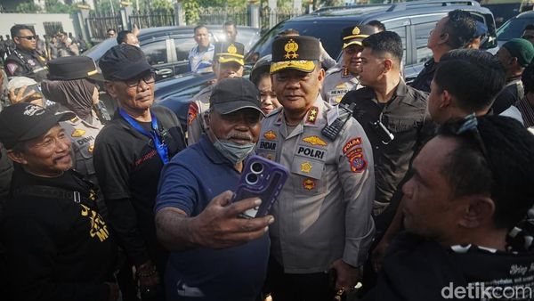 Kapolda Kaltim dan Kapolresta Samarinda Temui Massa Aksi 21 April