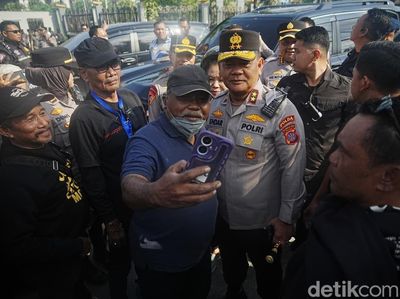 Kapolda Kaltim dan Kapolresta Samarinda Temui Massa Aksi 21 April