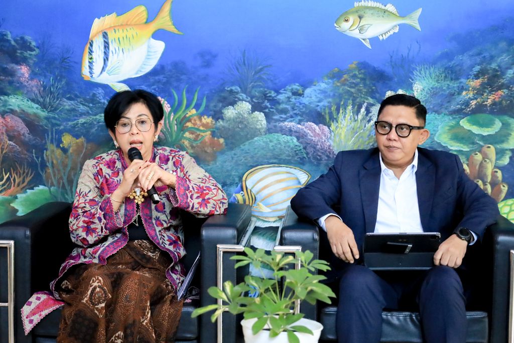 Kementerian Lingkungan Hidup/Badan Pengendalian Lingkungan Hidup (KLH/BPLH) menyampaikan perkembangan penanganan kasus pengelolaan sampah di TPST Bantargebang, sebagai tindak lanjut atas proses penegakan norma nan telah memasuki tahap penetapan tersangka. (Dok. kemenlh)