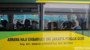 Kloter Pertama Jemaah Haji Mulai Masuk Asrama Pondok Gede