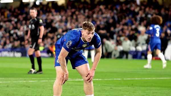 Striker-Striker Chelsea Bermuram Durja