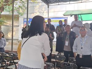 Mendiktisaintek Tinjau UTBK 2026 di UNJ, Semangati Peserta dan Sapa Ortu