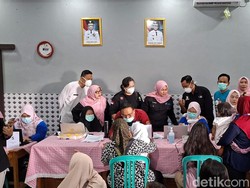 Skrining TBC Jemput Bola di Cirebon Gunakan AI dan Mobil Rontgen Keliling