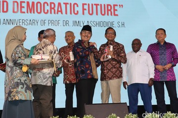 Peluncuran Buku 70 Tahun Jimly Asshiddiqie