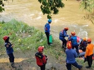 Pencarian Bocah 6 Tahun Hanyut di Sungai Ciliwung Bogor Dilanjut Pagi Ini