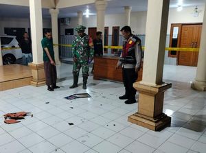 Balai Desa Pasrepan Pasuruan Dirusak OTK, Pigura Presiden-Wapres Hancur