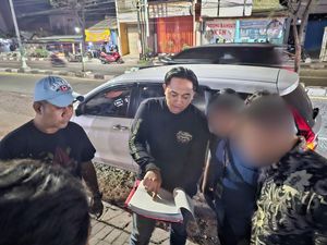 Karyawan Koperasi di Gresik Dikeroyok hingga Ditusuk Pisau Kacab dkk