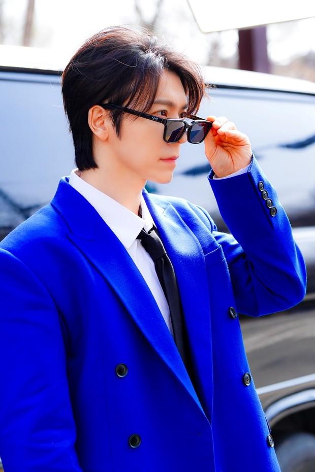 Donghae Super Junior pancarkan pesona keren yang menyilaukan dalam video klip lagu 'HAErise'.