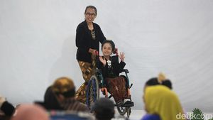 Potret Siswa Disabilitas Peringati Hari Kartini dengan Unjuk Bakat Seni
