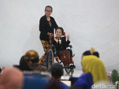 Potret Siswa Disabilitas Peringati Hari Kartini dengan Unjuk Bakat Seni