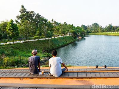 Potret Warga Manfaatkan Waduk Brigif untuk Olahraga hingga Rekreasi