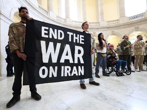 Jauh Panggang dari Api, Damai AS dan Iran Kapan Terjadi