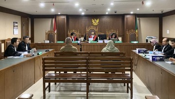 Terdakwa Korupsi LNG Bacakan Pledoi, Bantah Curi Uang Negara Sepeserpun