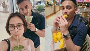 So Sweet! Omar Esteghlal Nyusul Prilly Latuconsina Kulineran ke Bangkok