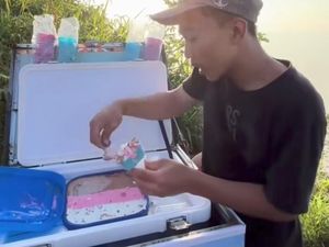 Viral Pemuda Jual Es Krim di Puncak Gunung Andong Bikin Pendaki Penasaran
