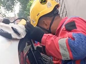 Panik! Bayi 7 Bulan Terkunci dalam Mobil di Surabaya