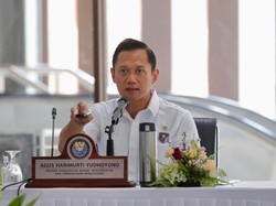 Tekan Biaya Logistik, AHY Percepat Pengembangan Kereta Api Lintas Pulau