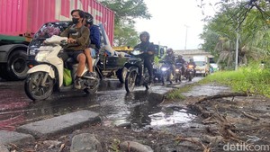 Banjir Rob Rendam Margomulyo Surabaya, Lalu Lintas Sempat Lumpuh