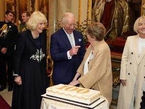 Video: Momen Keluarga Kerajaan Inggris Rayakan 100 Tahun Kelahiran Ratu Elizabeth II