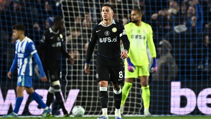Soccer Football - Premier League - Brighton & Hove Albion v Chelsea - The American Express Community Stadium, Brighton, Britain - April 21, 2026 Chelseas Enzo Fernandez looks dejected after Brighton & Hove Albions Danny Welbeck scores their third g