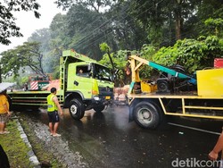 Truk Terguling di Silayur Semarang Selesai Dievakuasi Setelah 11 Jam