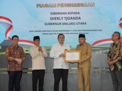 Sherly Tjoanda Raih Penghargaan CSR-PDB Berkat Inovasi Pertanian di Malut