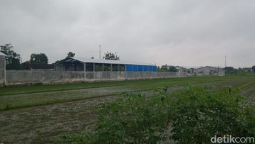 Ini Gudang Penyimpanan Mobil dan Motor Selundupan yang Dibongkar Polda Jateng