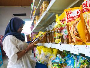 Harga Minyak Goreng Naik Imbas Biaya Plastik Mahal