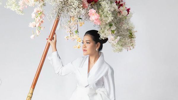 Gaya Kahiyang Ayu di Pemotretan Ultah ke-35, Flawless Dengan Riasan yang Soft