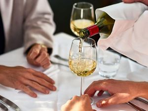 Kencan Pertama Berujung Apes, Wanita Ini Pesan Wagyu A5 Tanpa Izin