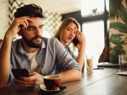 Apes! 5 Pria Ini Jadi Korban Penipuan Saat Kencan Pertama