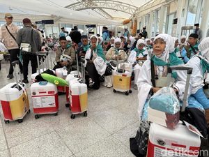 Video: Alami Demensia, Nenek Calon Haji Asal Tangerang Minta Pulang