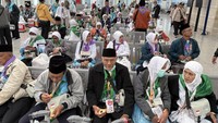 Potret Jemaah Haji Kloter 1 Embarkasi Yogyakarta, Tiba Hari Ini di Madinah