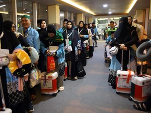 Kloter Pertama Calon Haji Indonesia Resmi Diberangkatkan ke Tanah Suci