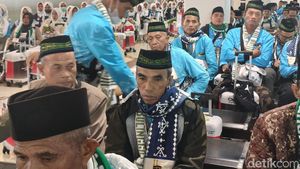 Kloter Perdana Haji 2026 Dilepas, 380 CJH Probolinggo Terbang dari Juanda