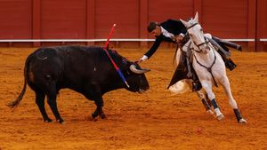 Lea Vicens Tampil Memukau di Arena Adu Banteng Sevilla