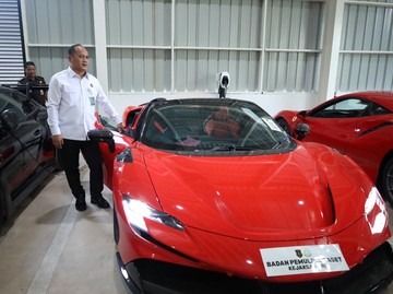 Ferrari hingga Lukisan Emas Bakal Dilelang Kejaksaan, Totalnya Rp 100 M