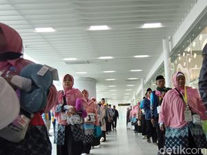 Melihat Penerbangan Perdana Jemaah Haji 2026 dari Bandara Kertajati