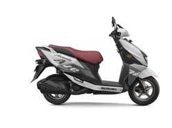 Suzuki Avenis 125 Disegarkan, Pakai Baju Baru