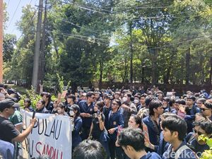 BEM Unud Bawa 6 Tuntutan soal Sampah ke DPRD Bali