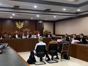 3 Terdakwa Kasus Korupsi Minyak Mentah Dituntut 8 hingga 14 Tahun Penjara