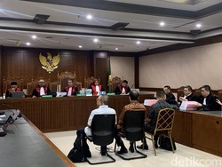 3 Terdakwa Kasus Korupsi Minyak Mentah Dituntut 8 hingga 14 Tahun Penjara