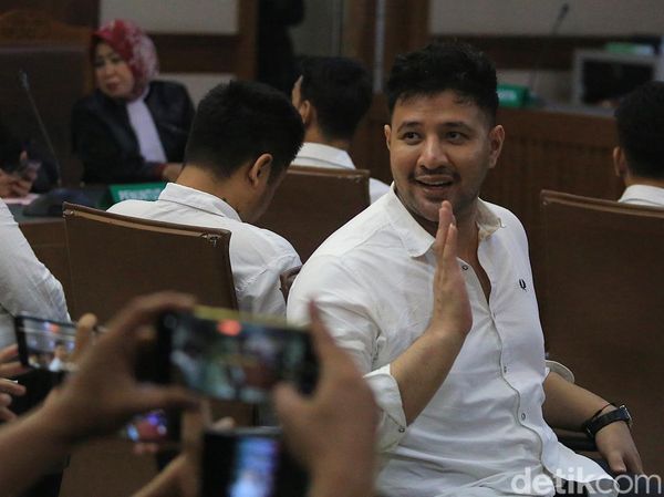 Ammar Zoni Divonis 7 Tahun Penjara