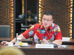 Anggota DPRD DKI Kenneth Soroti Parkir Liar, Sistem Cashless Jadi Solusi